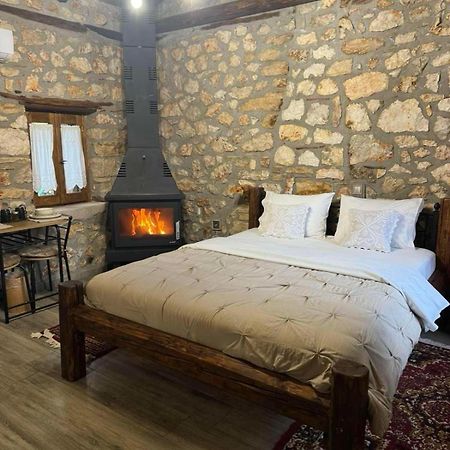 Traditional Stone Guesthouse Agios Ioannis  エクステリア 写真