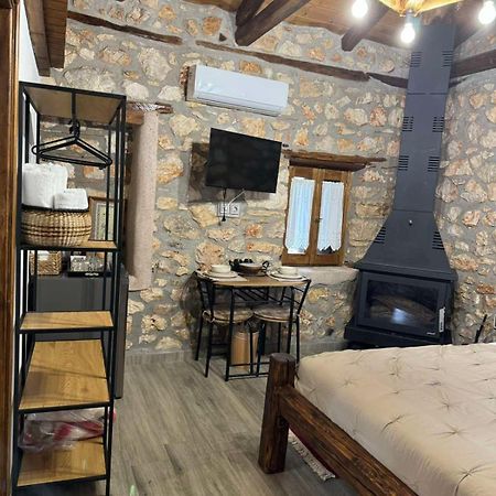 Traditional Stone Guesthouse Agios Ioannis  エクステリア 写真