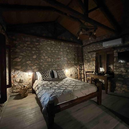Traditional Stone Guesthouse Agios Ioannis  エクステリア 写真