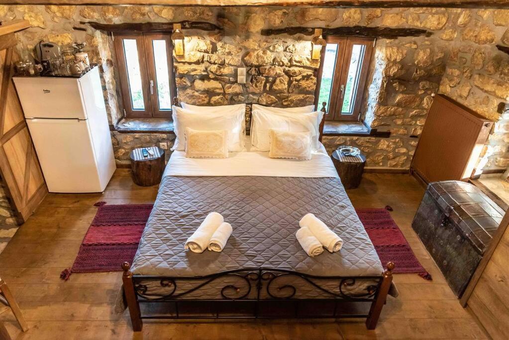 Traditional Stone Guesthouse Agios Ioannis  エクステリア 写真