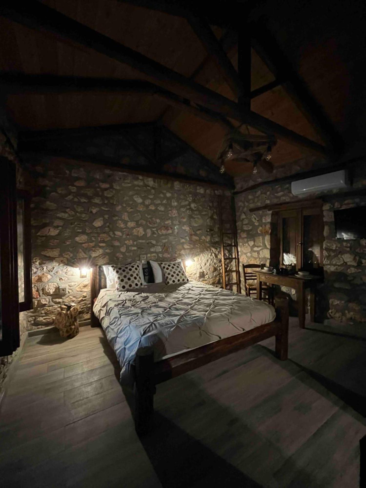 Traditional Stone Guesthouse Agios Ioannis  エクステリア 写真