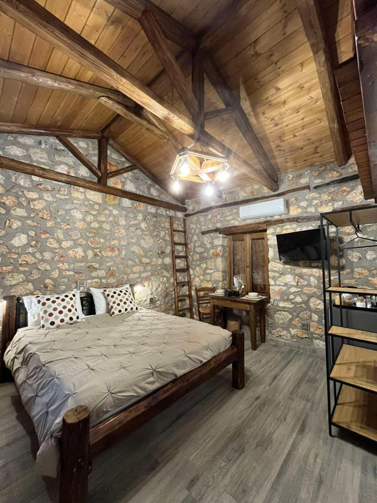 Traditional Stone Guesthouse Agios Ioannis  エクステリア 写真